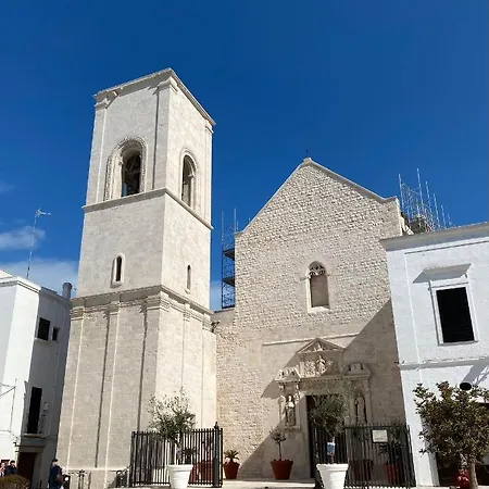 Piazza Dell'orologio Polignano a Mare